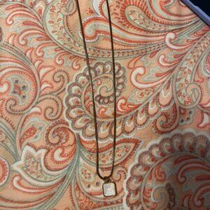 Square pendant necklace